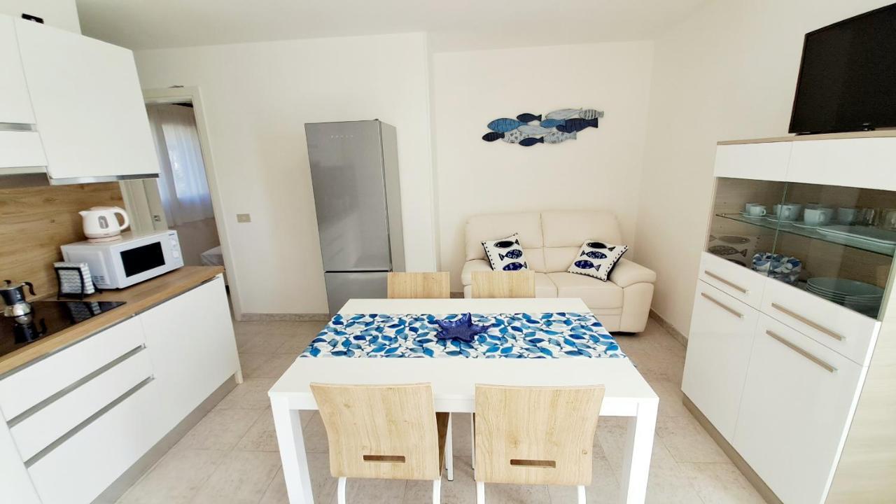 Villa Barbara Fra I Pini Lignano Sabbiadoro Exteriör bild