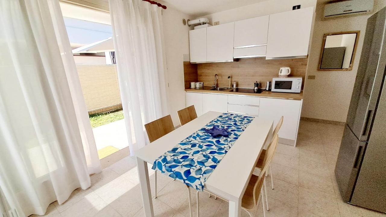 Villa Barbara Fra I Pini Lignano Sabbiadoro Exteriör bild