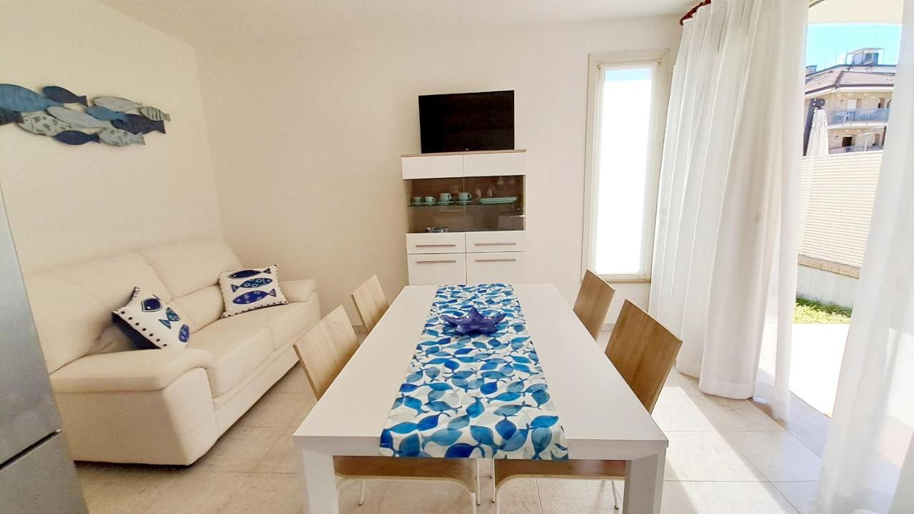 Villa Barbara Fra I Pini Lignano Sabbiadoro Exteriör bild