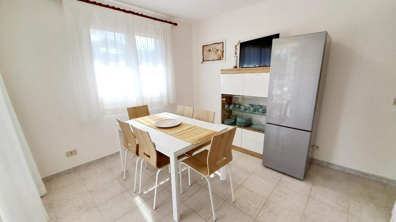 Villa Barbara Fra I Pini Lignano Sabbiadoro Exteriör bild